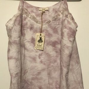 NWT Easel lilac crinkle tank
